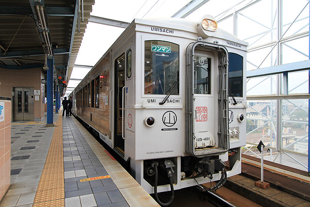 外装まで木！宮崎の観光列車「海幸山幸」に乗ってきた